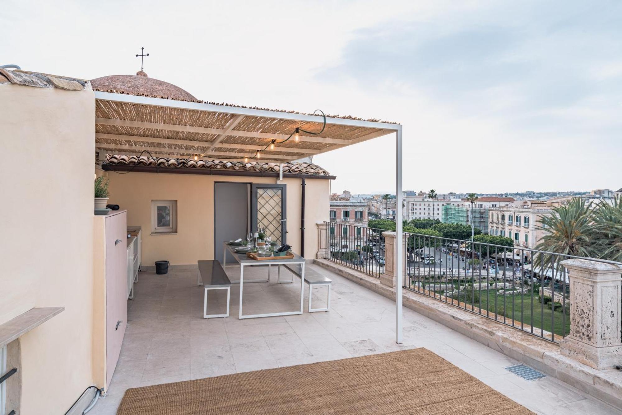 דירות סירקוזה Alma Maris Terrazza Al Tempio By Bed&Bros מראה חיצוני תמונה
