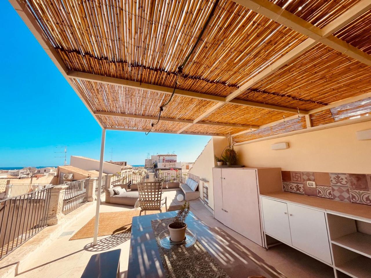 דירות סירקוזה Alma Maris Terrazza Al Tempio By Bed&Bros מראה חיצוני תמונה